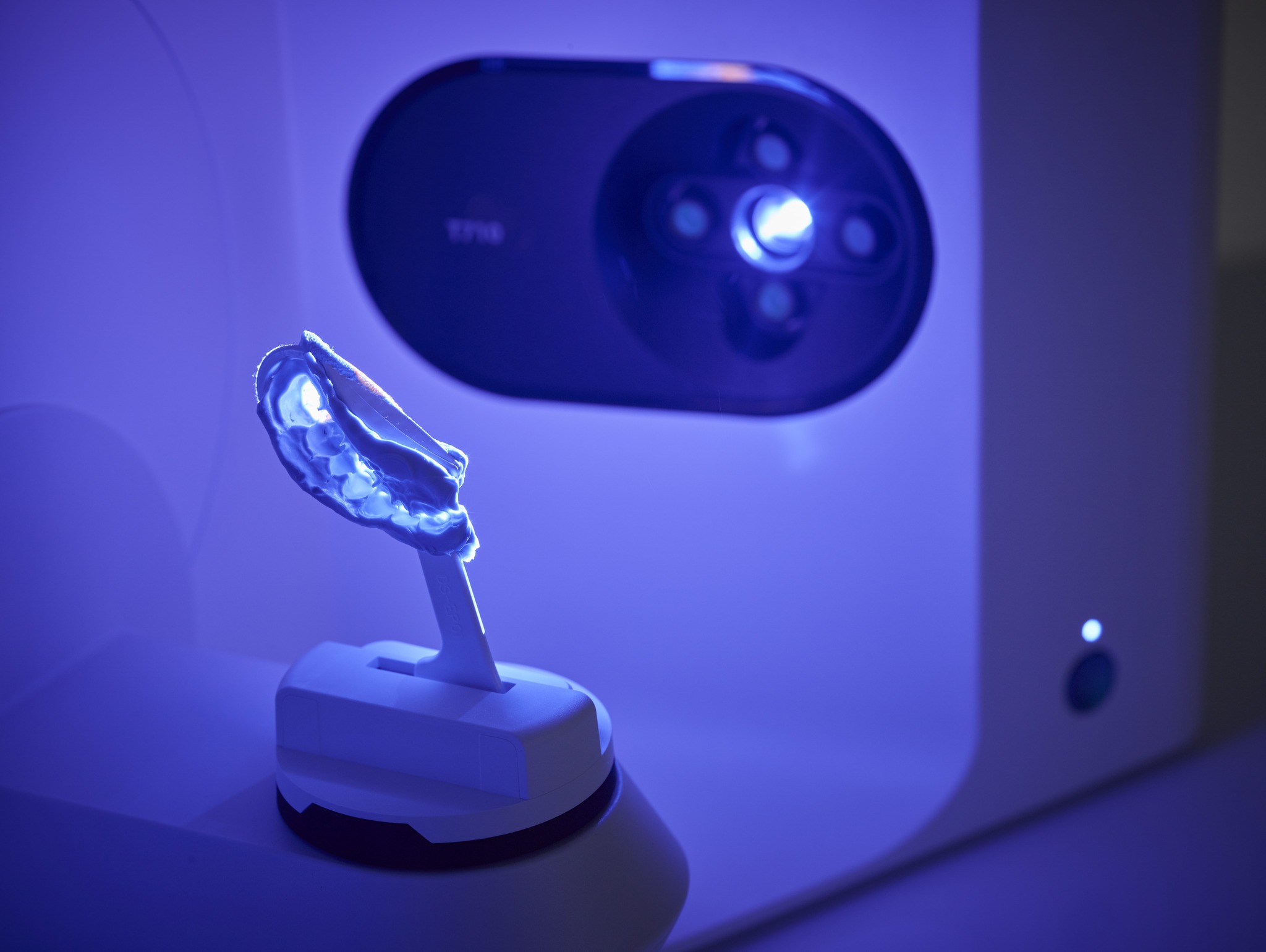 Medit tabletop scanner — scanning impression tray